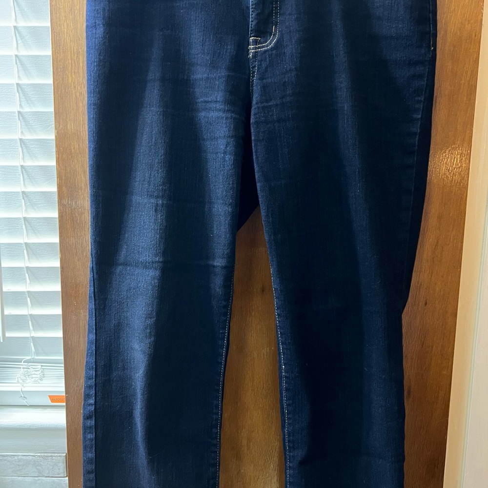 Bandolino “Mandie” Jeans, Excellent Condition, Dark denim, Size 12